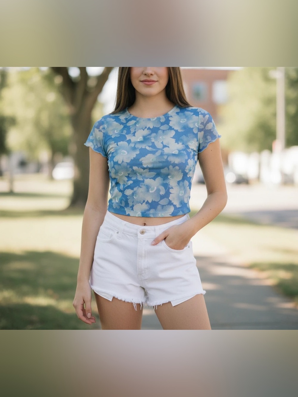 Princess Polly Women’s Blue Floral Mesh Cropped Baby Tee. Size 6